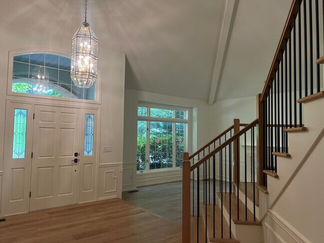 Foto del edificio - 4bd/2.5ba Redmond Home