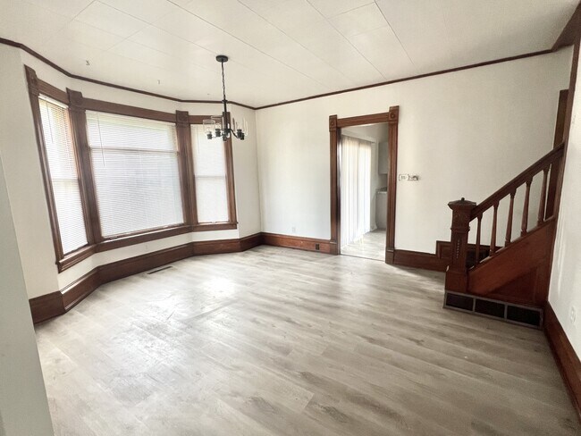 Building Photo - 408 Caroline St