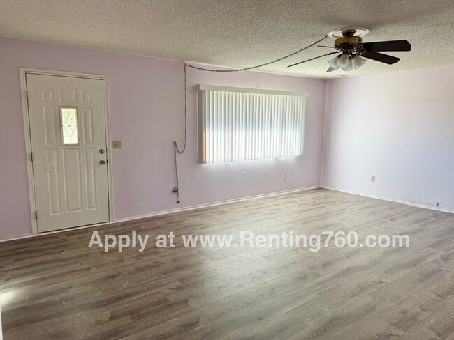 Building Photo - 2 Bed 1 Bath Home Near JT National Park