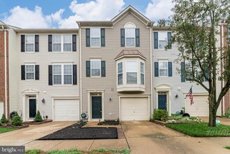 Building Photo - 7877 Dogue Indian Cir