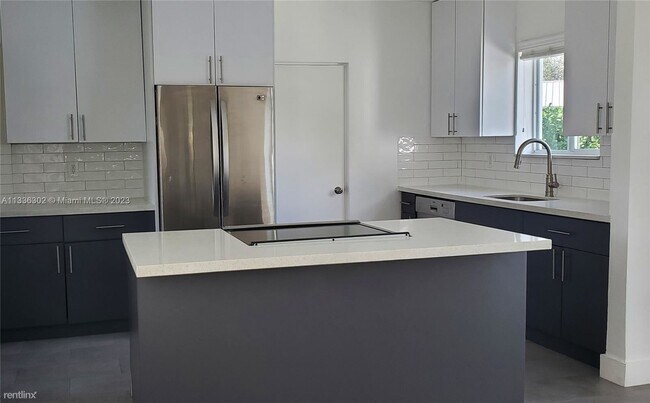 Foto del edificio - 3 br, 2 bath House - 6463 Manor Ln