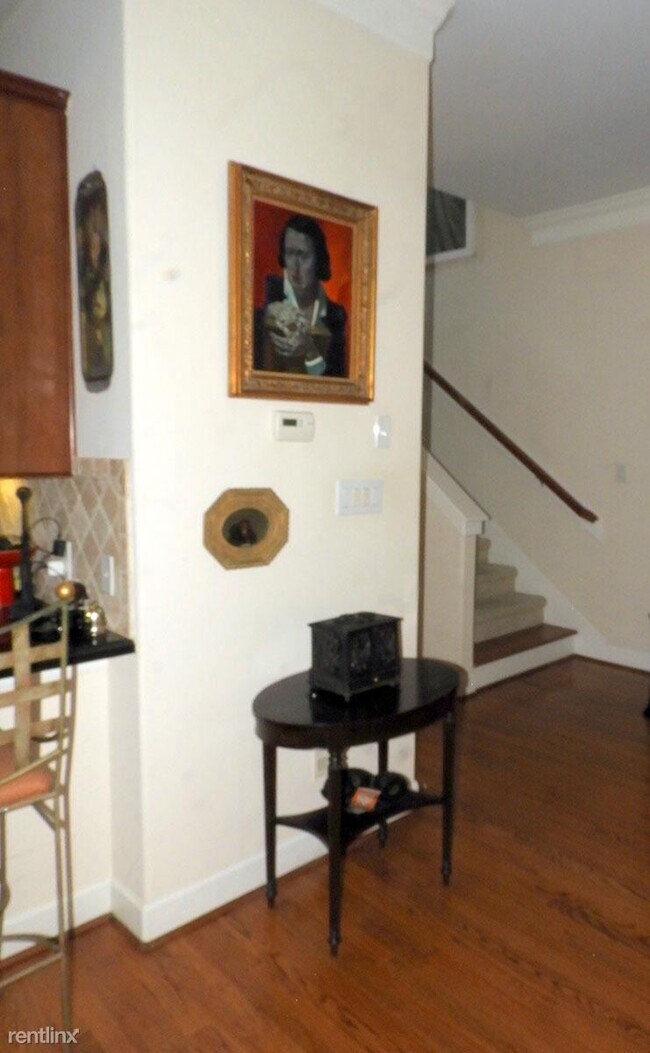 Building Photo - 2 br, 2 bath Condo - 2210 Mid Lane 114