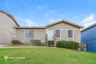 Building Photo - 732 Spring St