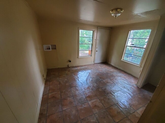 Building Photo - 3266 Wagner St