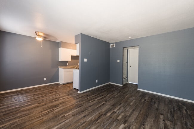 Building Photo - 708 Santa Rosa Dr