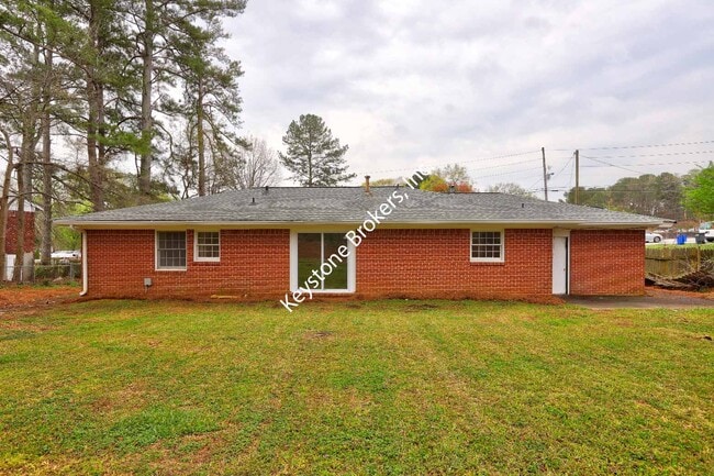 Foto del edificio - 5805 Singleton Rd