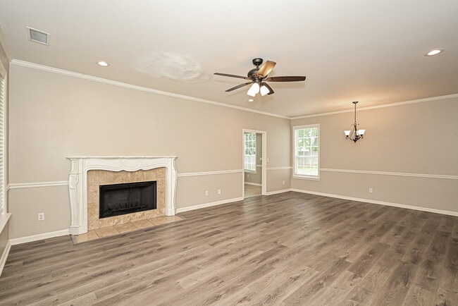 Building Photo - 1102 Burlington Ct