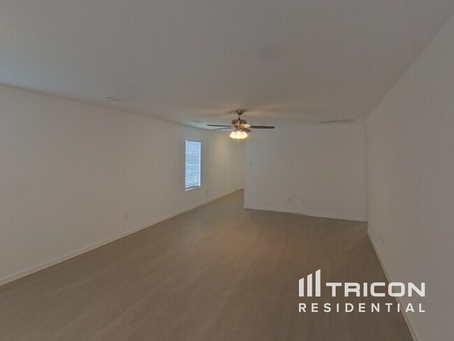 Foto del edificio - 819 Ponderosa Ln