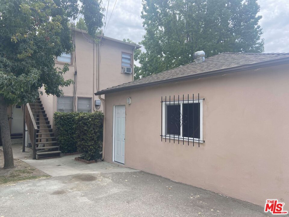 Primary Photo - 4341 Laurel Canyon Blvd