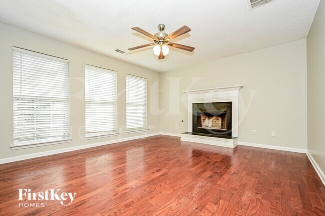 Building Photo - 338 Breeze Mdw