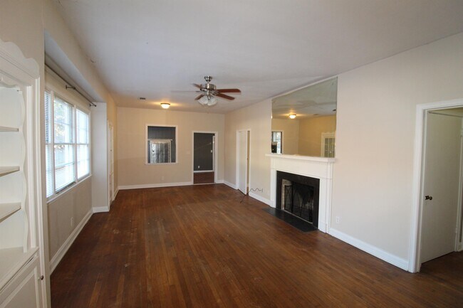 Foto del edificio - 320 E Grady St
