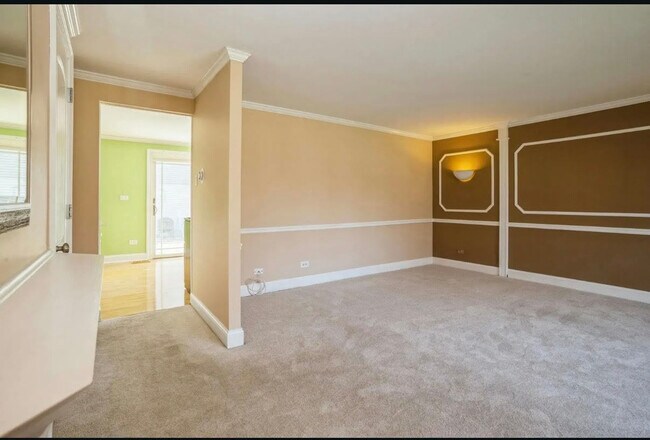 Foto del edificio - 923 Jeffery Ct