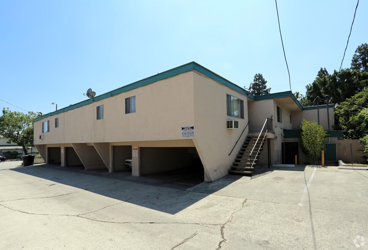 Foto del edificio - 7350 Pickering Ave