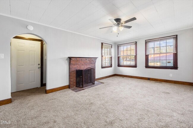 Foto del edificio - 109 Lincoln Ct