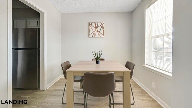 Foto del edificio - 231 New Shackle Island Rd