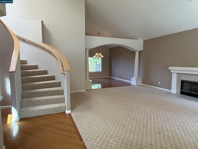 Foto del edificio - 600 Bourne Ct