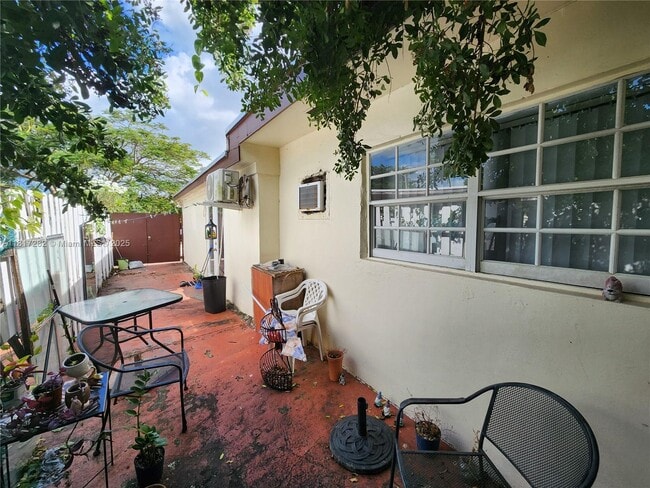 Foto del edificio - 2210 SW 89th Ct