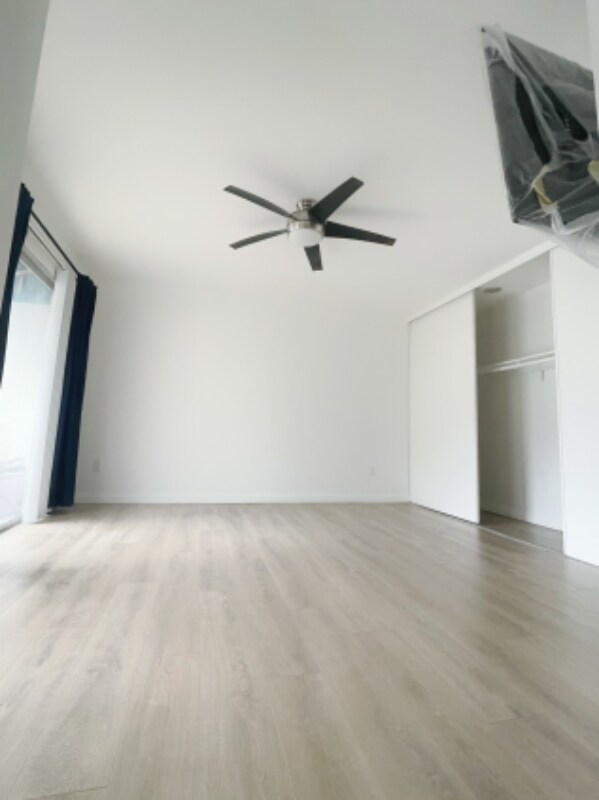 Foto del edificio - 18526 Mayall St