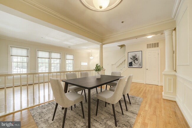 Foto del edificio - 5453 Whitley Park Terrace