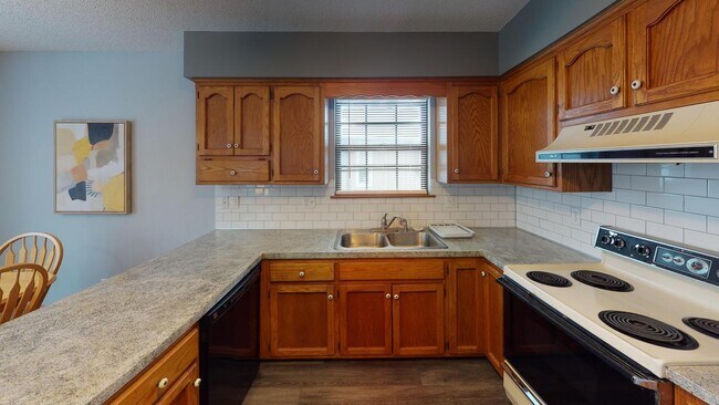 Foto del edificio - 721 SE Redwood Ln