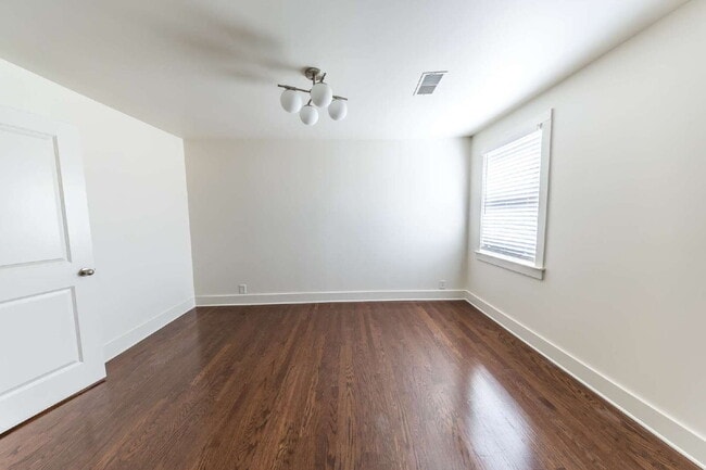 Building Photo - Renovated Condo on Fatherland, Minutes to ...