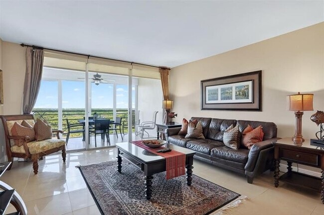 Foto del edificio - 605 Oaks Dr