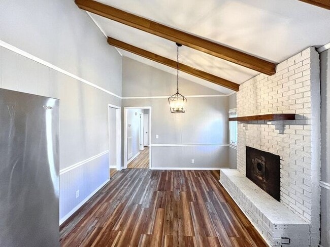 Foto del edificio - 3-Bedroom Home in a Convenient Location / ...