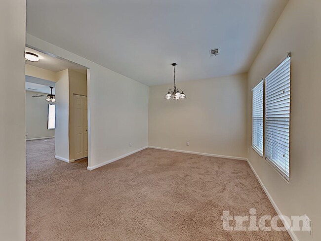 Building Photo - 1024 Daniel Ln