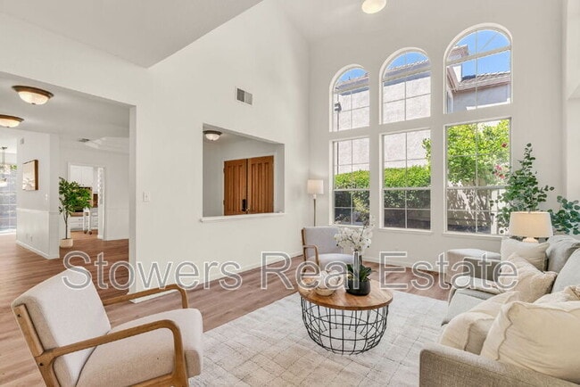 Building Photo - 690 Glasgow Cir
