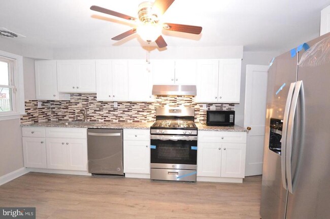 Foto del edificio - 1238 Newfield Rd