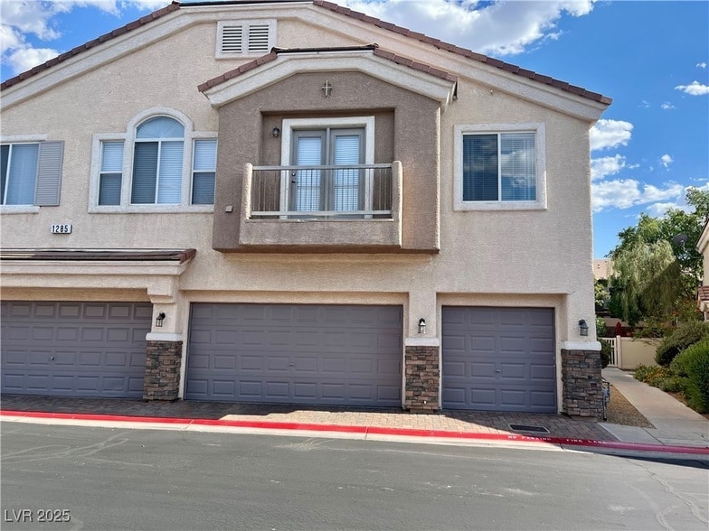 Primary Photo - 1285 Large Cap Dr