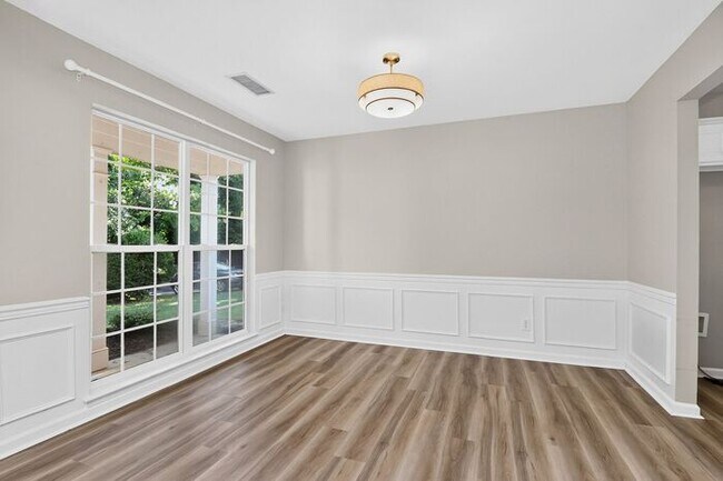 Building Photo - Beautiful 3BD/2.5BA Home in the Edinburgh Community of Ballantyne!