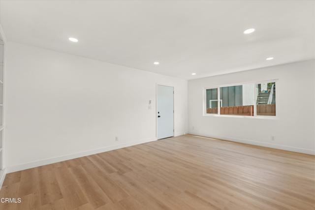 Foto del edificio - 624 Silver Lake Blvd