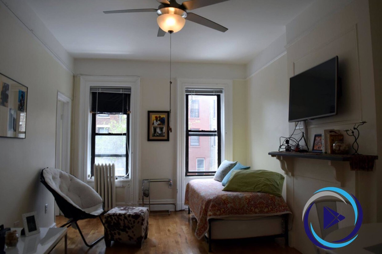 Primary Photo - 230 West 135th Street