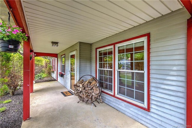 Building Photo - 23 Chestnut Way Cir