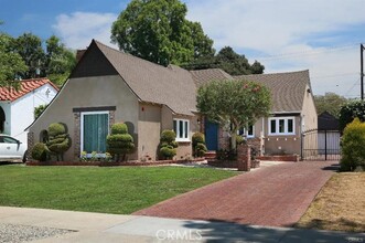 Building Photo - 338 N Story Pl