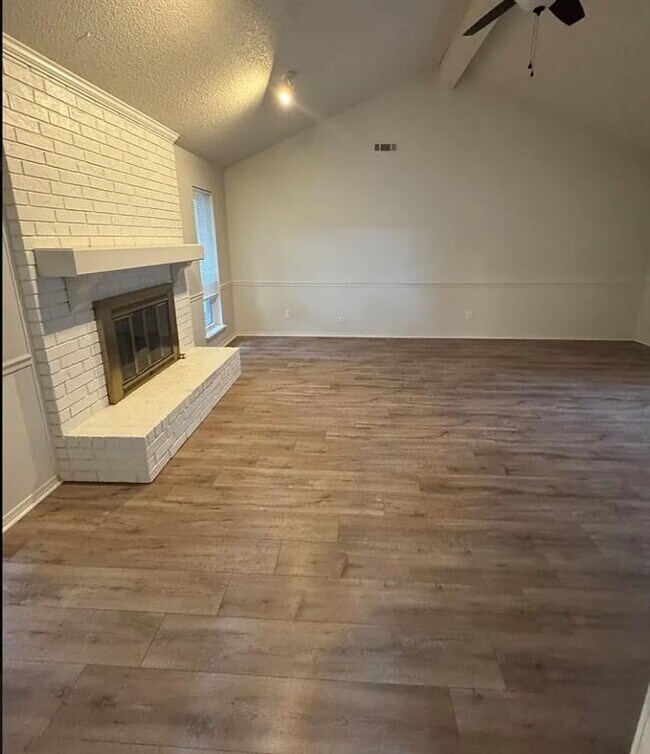 Foto del edificio - 1448 E Briarcliff St
