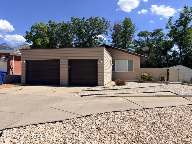 Foto del edificio - 2258 E Claybourne Ave