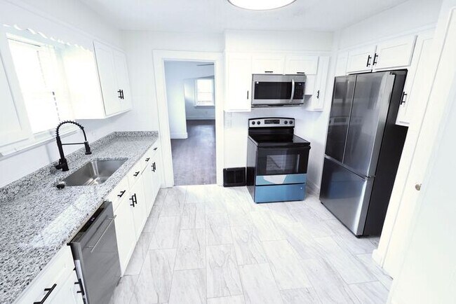 Foto del edificio - 1313 Coventry St