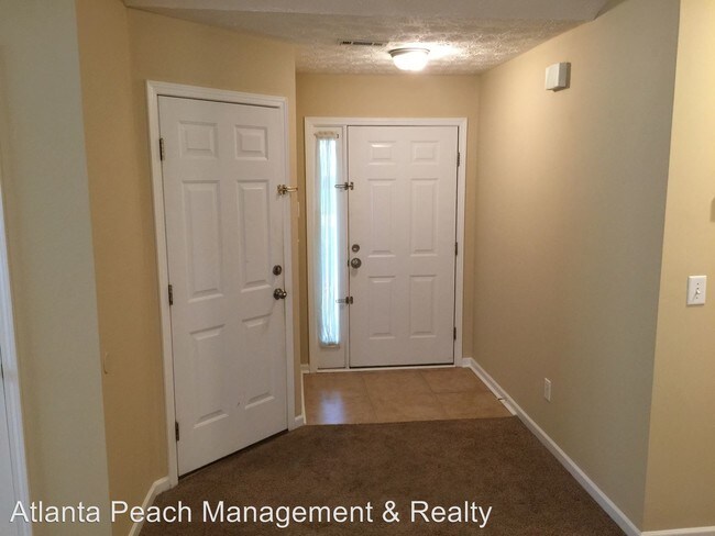 Building Photo - 2501 Hillvale Cir