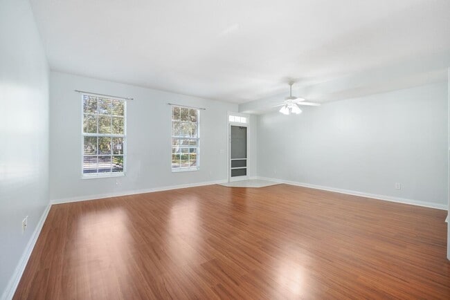 Building Photo - 329 Legare Ct
