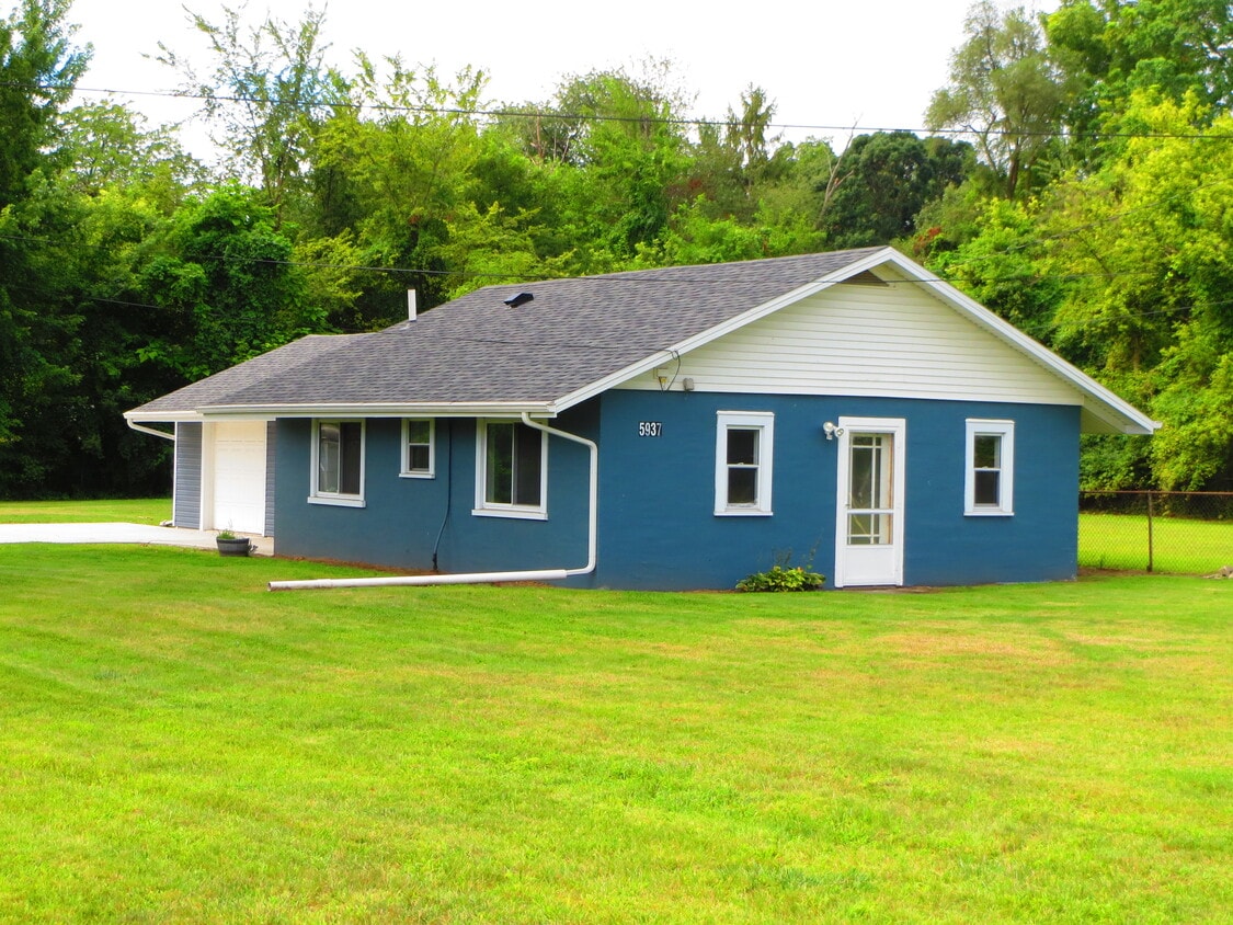 Building Photo - 5937 Blossman Rd