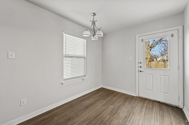 Foto del edificio - 727 W Johnson St