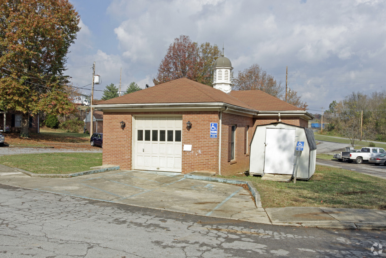 Building Photo - 6370 Industrial Park Dr