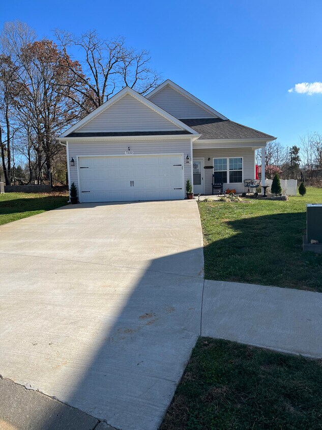 7222 Eagle Stone Ln, Bowling Green, KY 42101 House Rental in Bowling Green, KY
