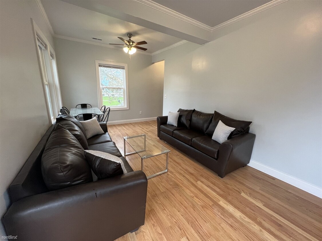 Primary Photo - 6 br, 3 bath Duplex - 625 N 4th Ave Frnt 6...