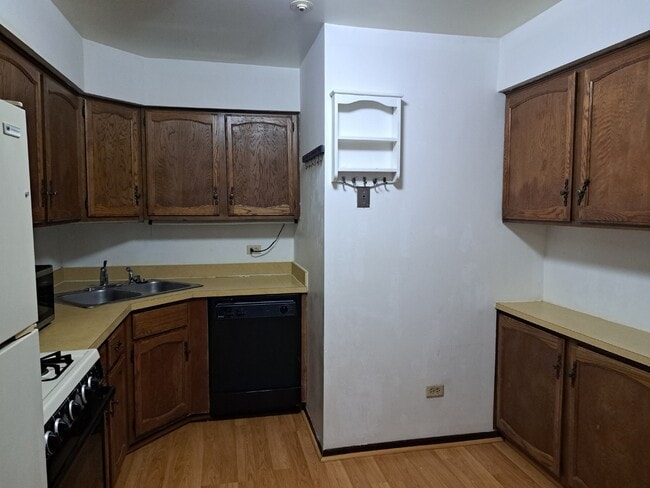 Building Photo - 13 Timber Ln