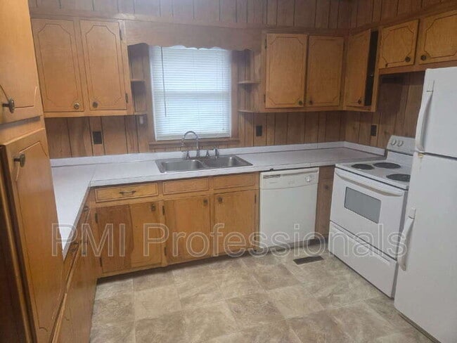 Building Photo - 5788 George Franklin Rd