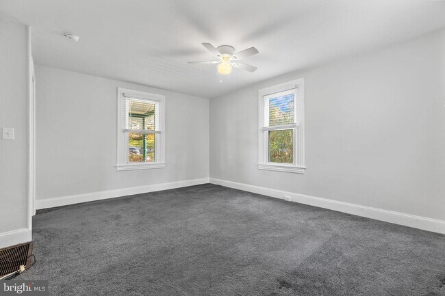 Building Photo - 216 N Aberdeen Ave