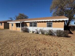 Building Photo - 3423 E Baylor St